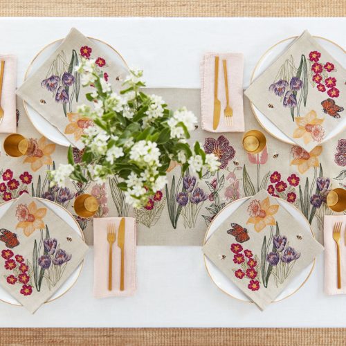 CoralandTusk DiningRoom Blooms TableLinens 1