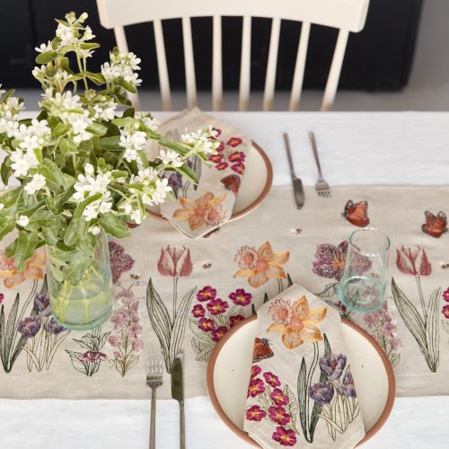 CoralandTusk DiningRoom Blooms TableLinens 7