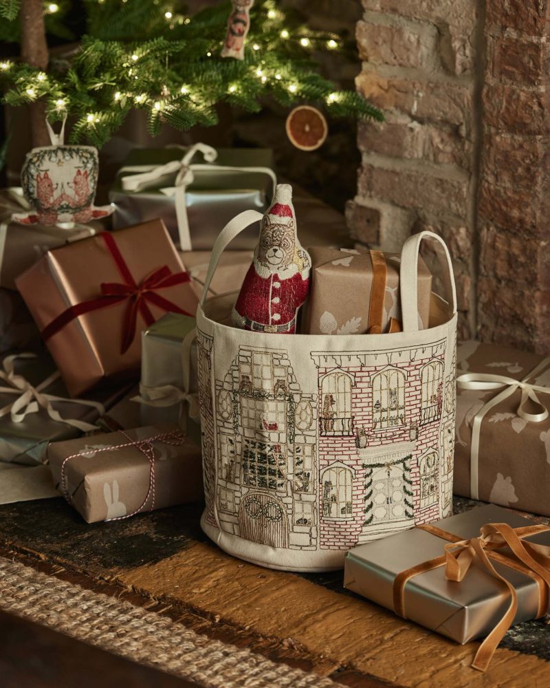 coralandtusk christmas home holidays bucket