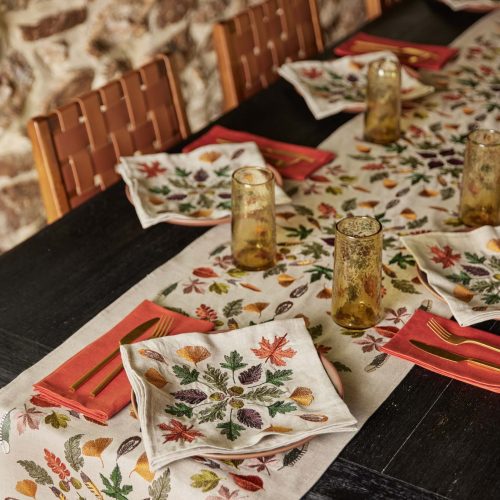 coralandtusk fall table pressed leaves 3