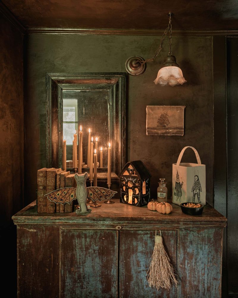 coralandtusk halloween foyer home decor spooky