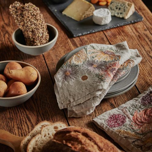 coralandtusk kitchen table autumn blossoms dinner napkins