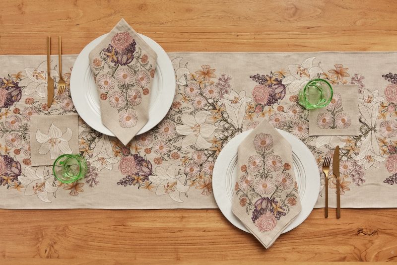 coralandtusk lilies daisies table linens 5