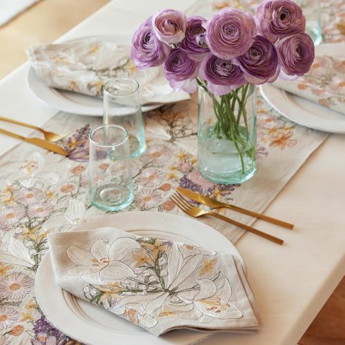 coralandtusk spring table lilies daisies linens