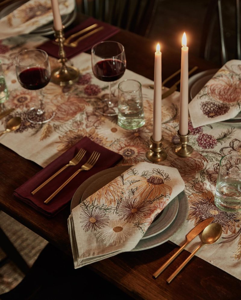 coralandtusk table dining autumn blossoms dinner napkin