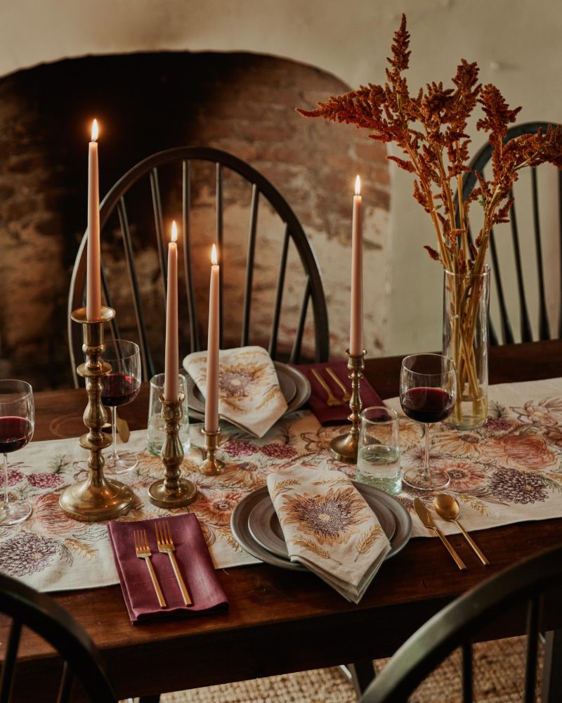 coralandtusk table dining autumn blossoms linens 3