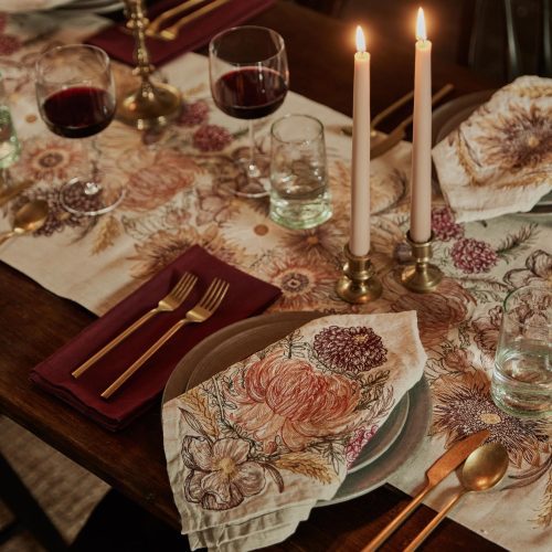 coralandtusk table dining autumn mums dinner napkin