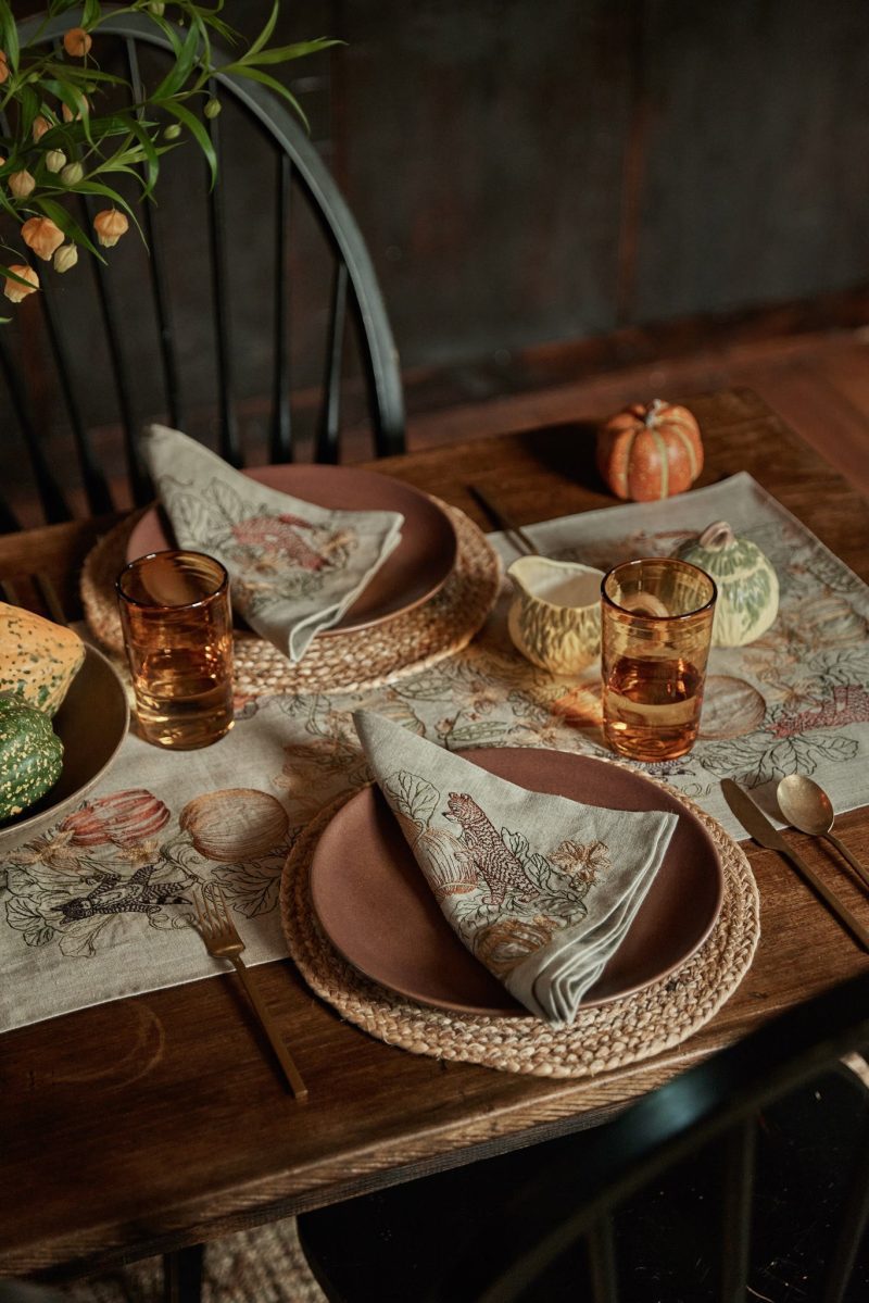 coralandtusk table dining pumpkin patch fall 7