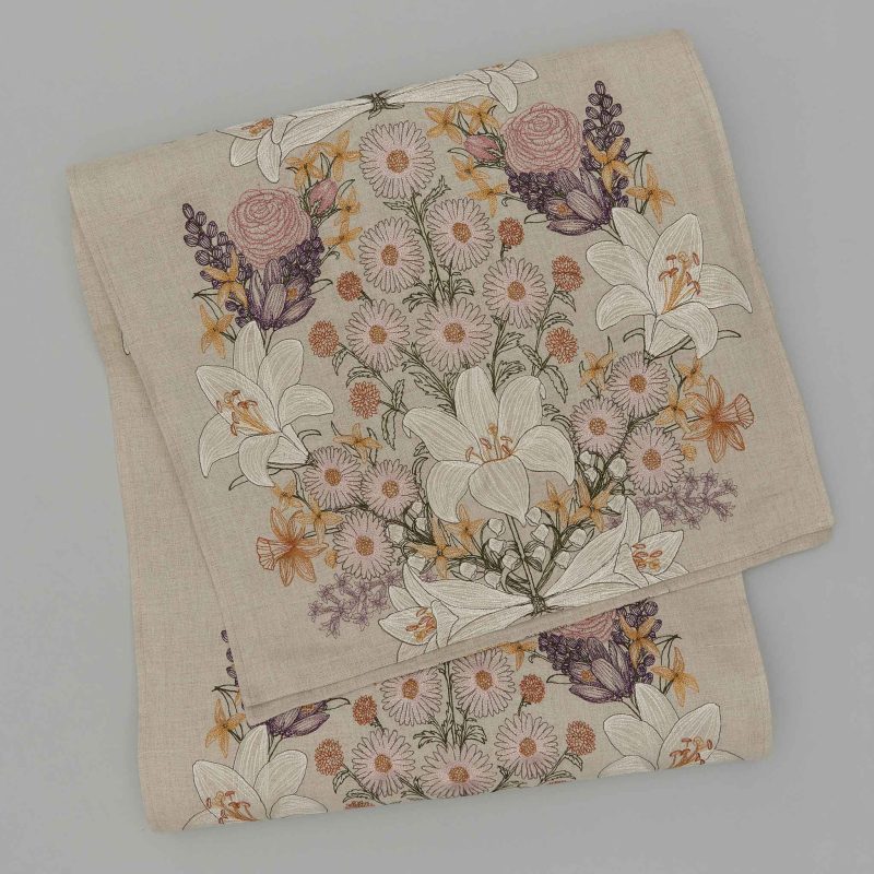 coralandtusk tablerunner lilies daisies 1