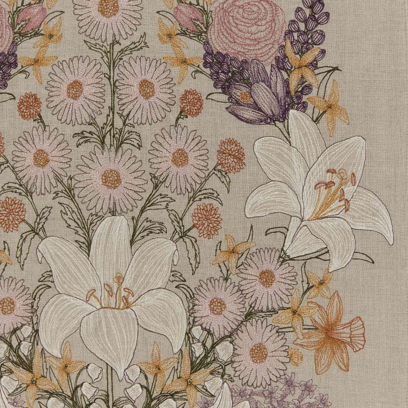 coralandtusk tablerunner lilies daisies 1 detail